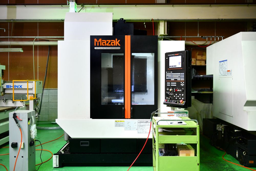 立型マシニングセンター　VCS-430A　/　Mazak｜プラスチック（樹脂）加工専門｜有限会社エナテック 福井｜各種工業用部品 / 店舗用プライスレール・POPケース / 店舗用什器・展示台