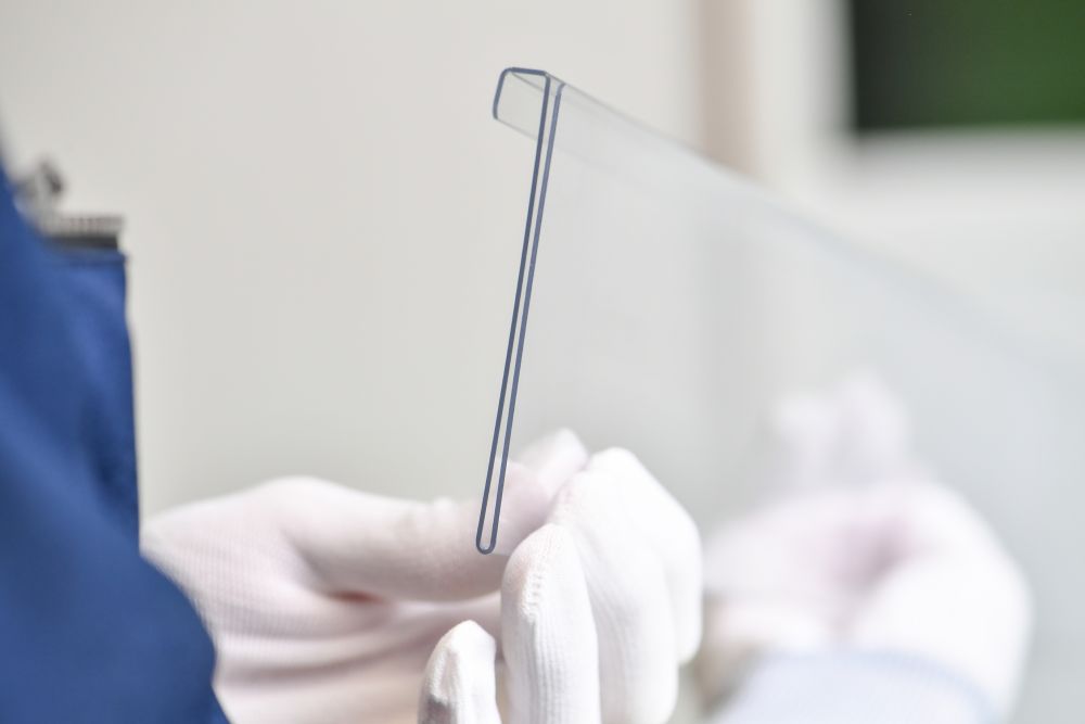 薄物材料に対応可能な曲げ加工｜プラスチック（樹脂）加工専門｜有限会社エナテック 福井｜各種工業用部品 / 店舗用プライスレール・POPケース / 店舗用什器・展示台