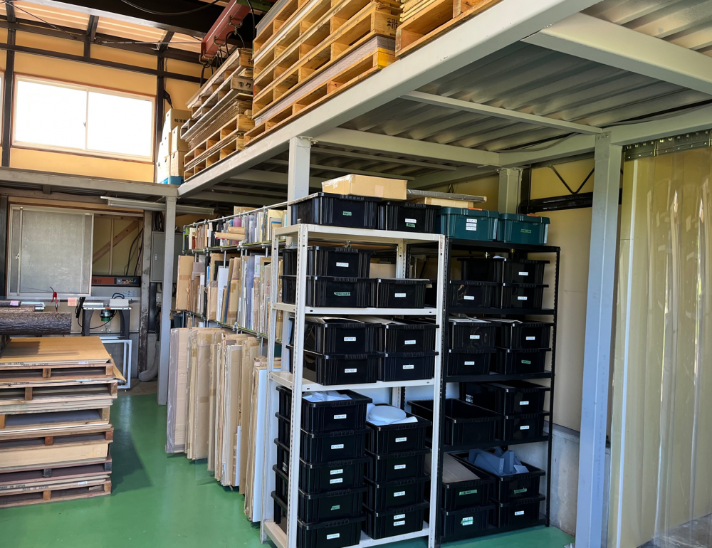 幅広い樹脂(プラスチック)材料の加工に対応可能｜プラスチック（樹脂）加工専門｜有限会社エナテック 福井｜各種工業用部品 / 店舗用プライスレール・POPケース / 店舗用什器・展示台