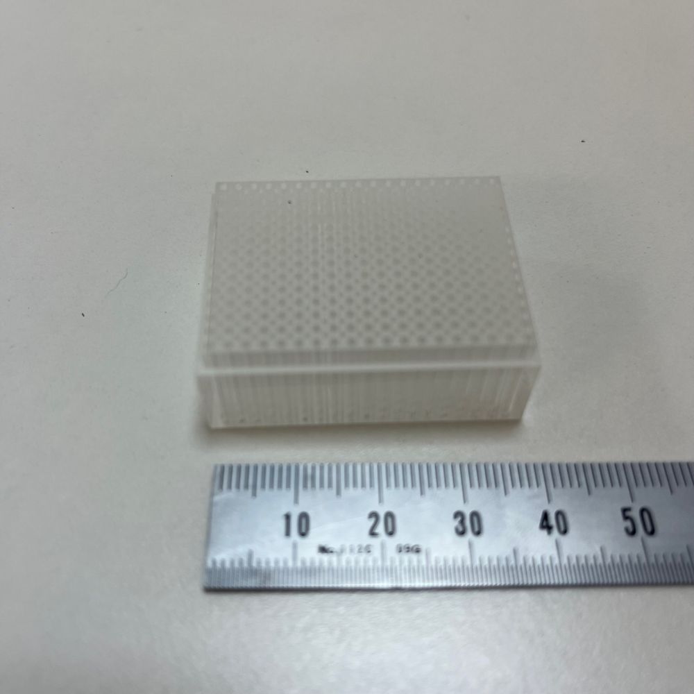 アクリル加工品｜プラスチック（樹脂）加工専門｜有限会社エナテック 福井｜各種工業用部品 / 店舗用プライスレール・POPケース / 店舗用什器・展示台｜汎用プラスチック加工品